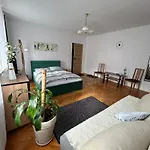 Δωμάτια σε οικογενειακή κατοικία Arthome Βρότσλαβ