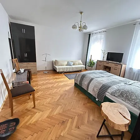 Δωμάτια σε οικογενειακή κατοικία Arthome Βρότσλαβ